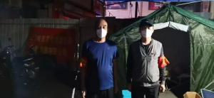 市文旅集團一線戰(zhàn)“疫”之：黨旗飄揚在門外，黨旗扎根在心里，53歲和35歲黨員成絕佳搭檔